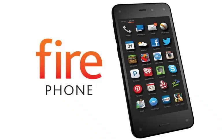 un gros plan d'un téléphone portable avec un logo de téléphone de feu dessus