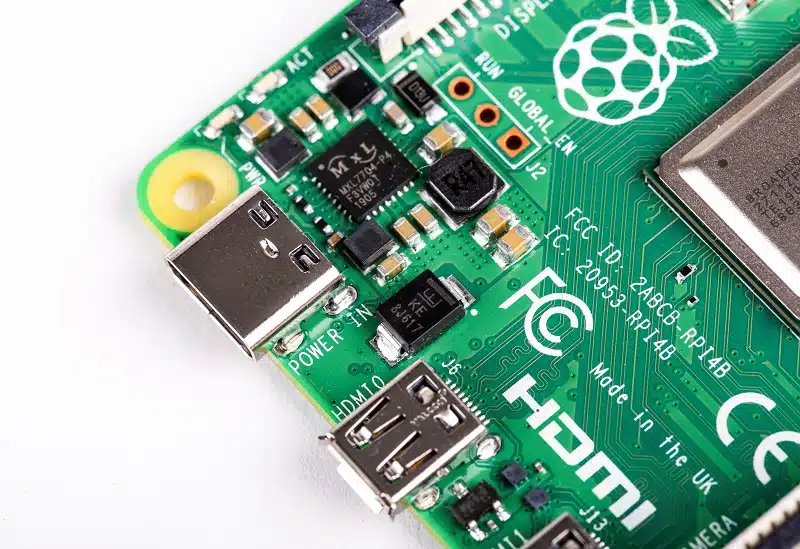 Raspberry Pi 4 (image 1)