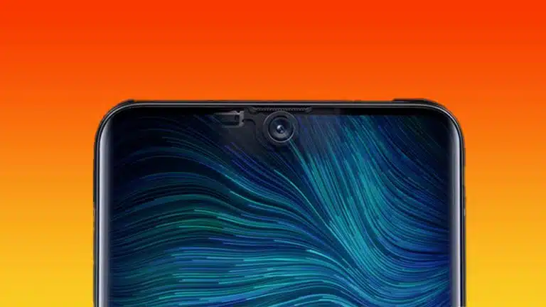 un gros plan d'un téléphone avec un fond coloré