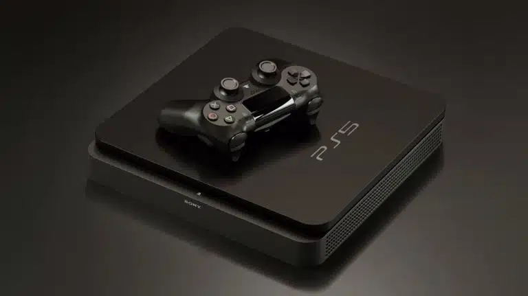 un gros plan d'une console de jeu avec deux contrôleurs