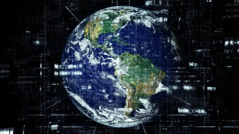 un gros plan d'un écran d'ordinateur avec une planète au milieu